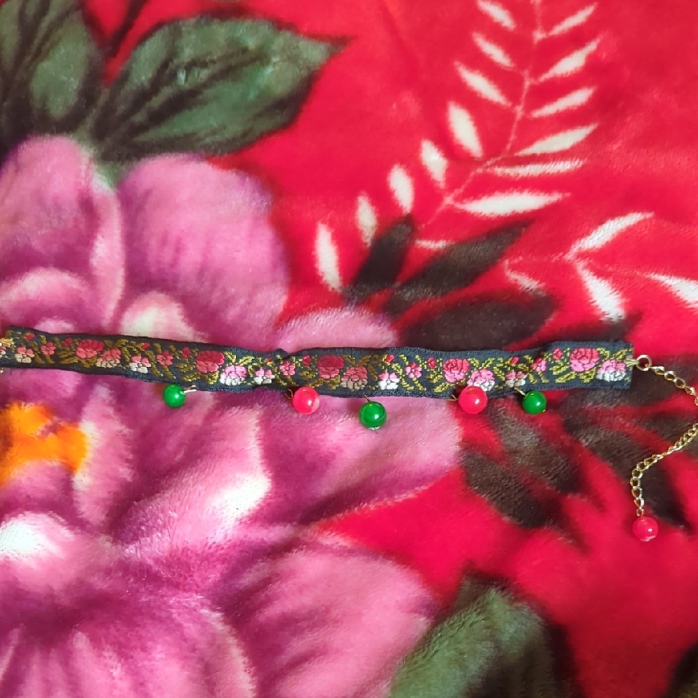 Handmade Floral Choker Necklace with Pink and Green Beads